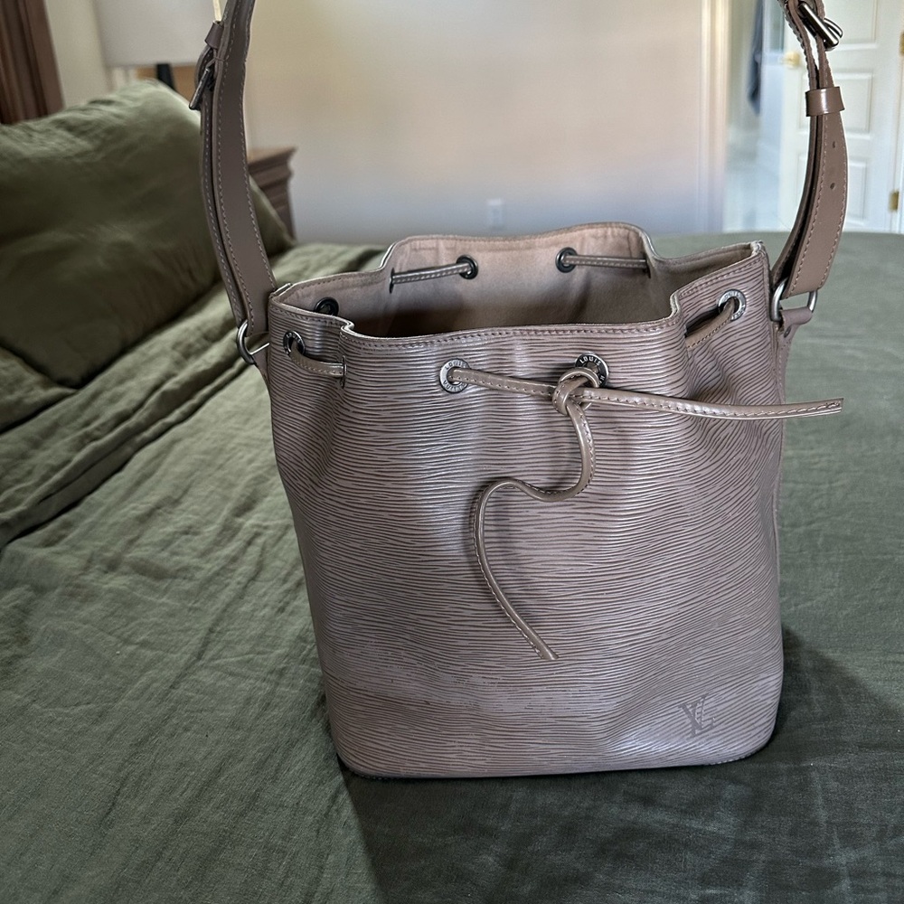 RARE Vintage Louis Vuitton Petit Noe in Poivre (Pepper) Epi Leather
